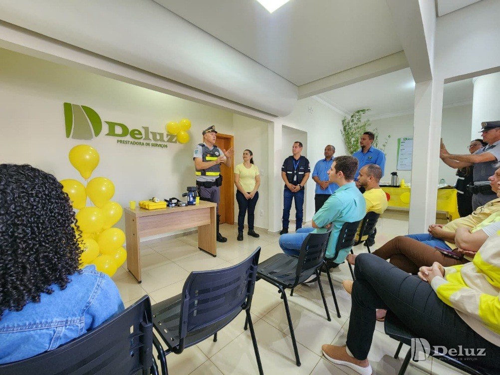 Recepção da nova sede durante ação de segurança no trânsito, com apresentação da Polícia Militar Rodoviária